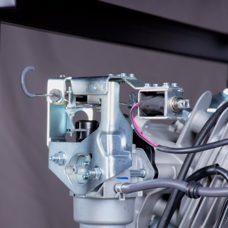 Бензиновый генератор с электростартером и коннектором автоматики FUBAG BS 7500 A ES в Краснодаре фото